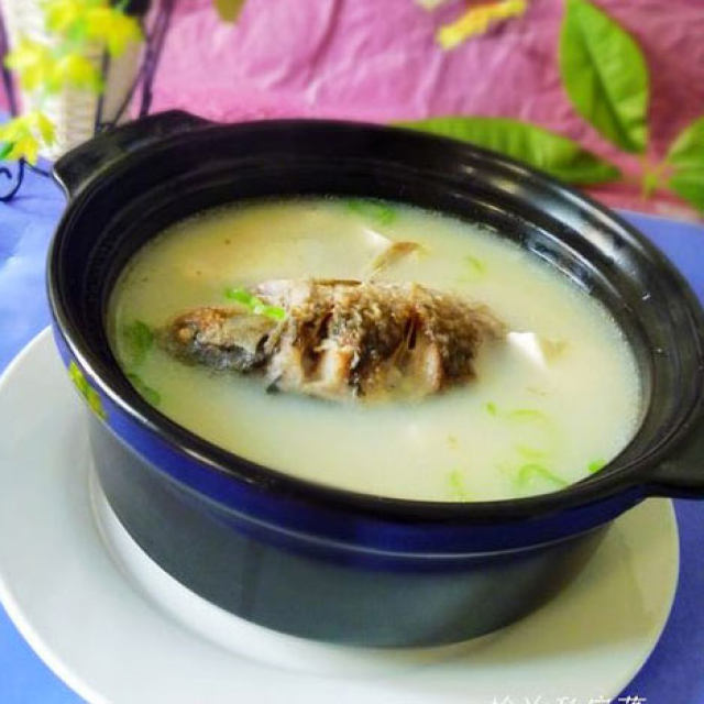 【养生汤煲】奶白浓汤---鲫鱼豆腐汤