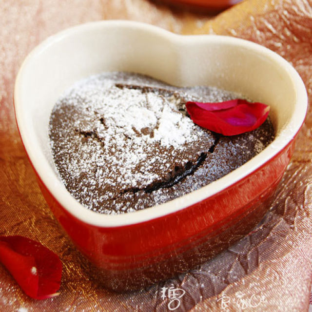 七夕情人节最具代表的暖心蛋糕——巧克力熔岩蛋糕