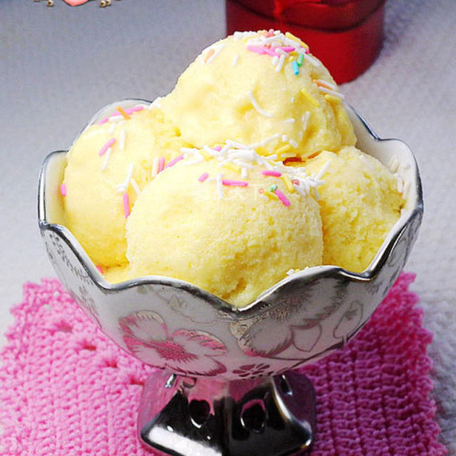 不用冰淇淋机也能做出美味的冰淇淋---芒果冰淇淋