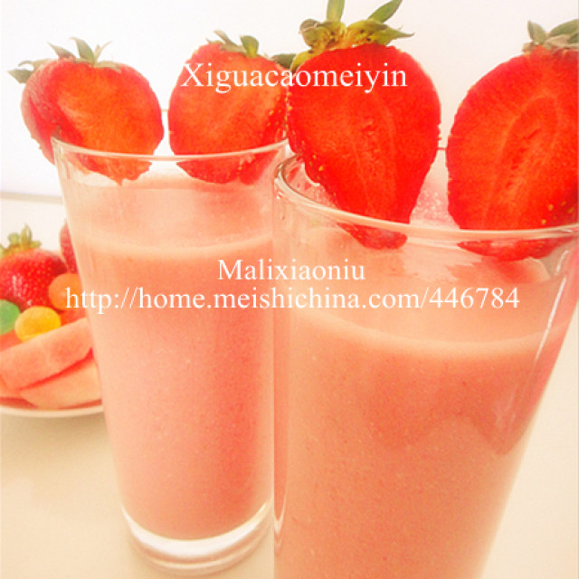 西瓜草莓冰饮