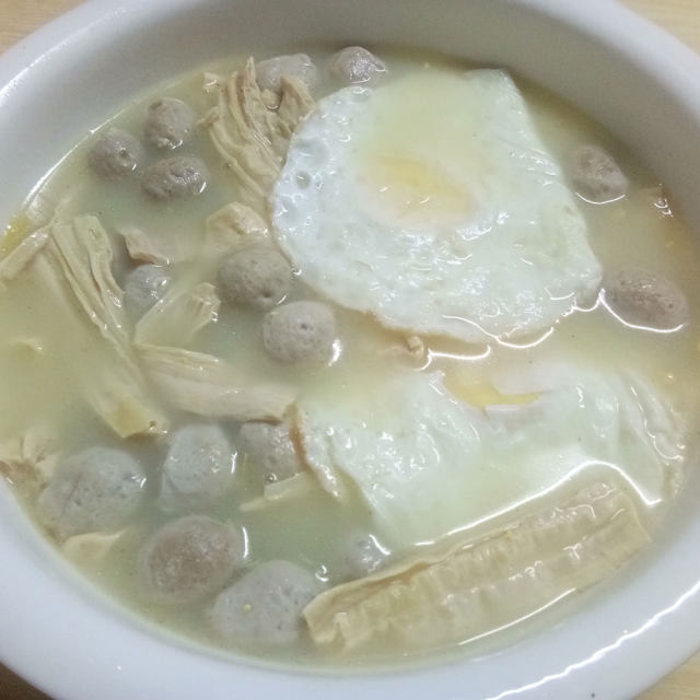 腐竹鸡蛋肉丸汤