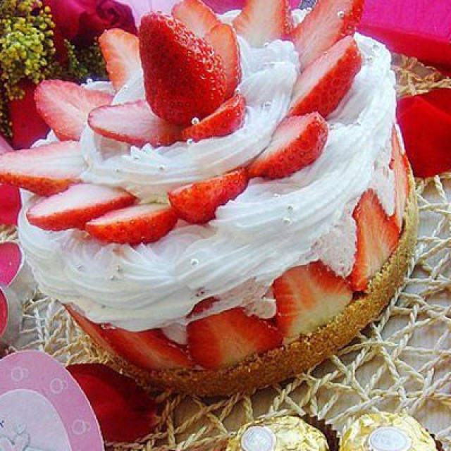 爱的延续：草莓慕斯蛋糕
