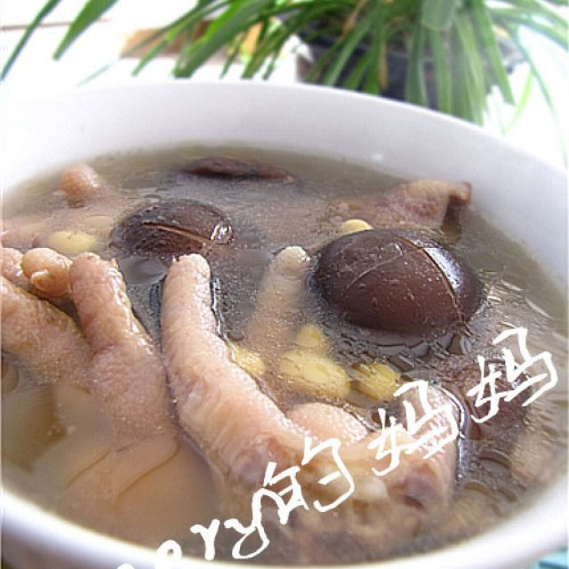 香菇黄豆凤爪汤