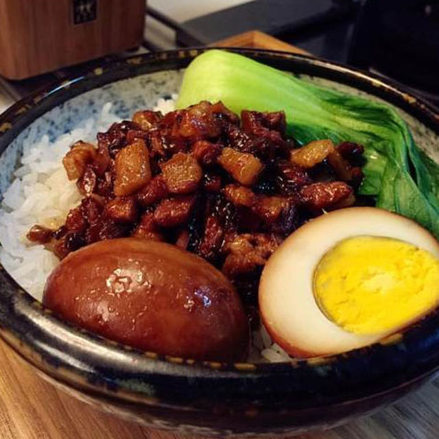 洋葱酥卤肉饭