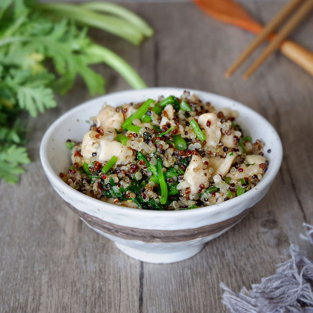 茼蒿鸡肉藜麦饭