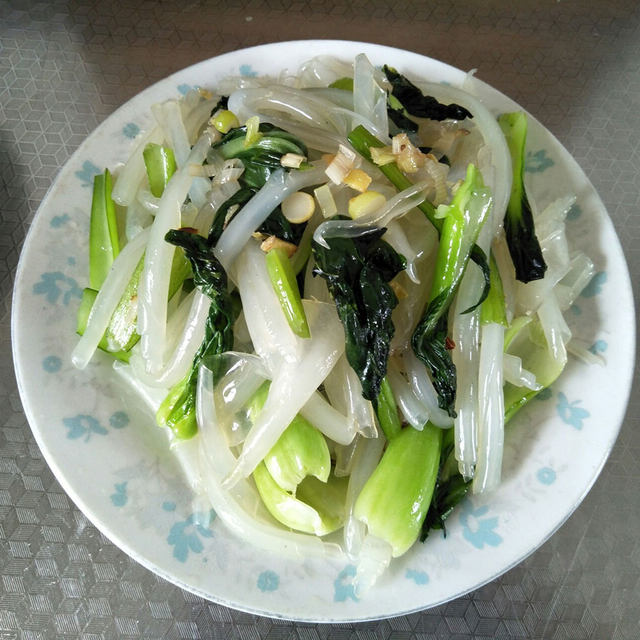 油菜炒绿豆粉皮