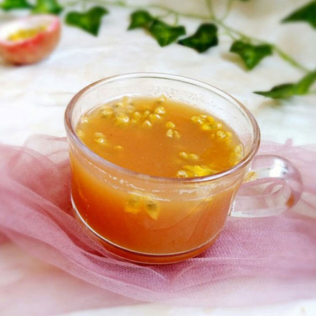 夏日清凉必备饮品—百香果蜂蜜柠檬水