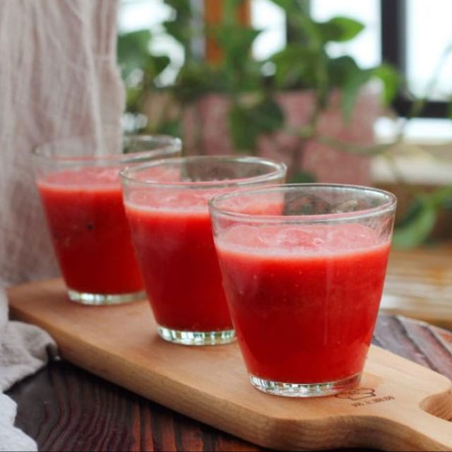 夏日清凉必备饮品—西瓜汁