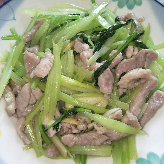 芹菜炒肉丝