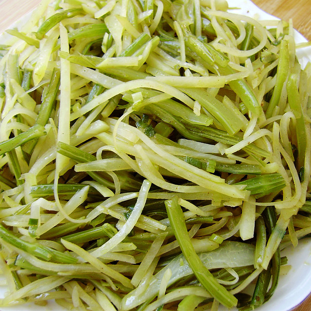 Stir fried celery with potatoes