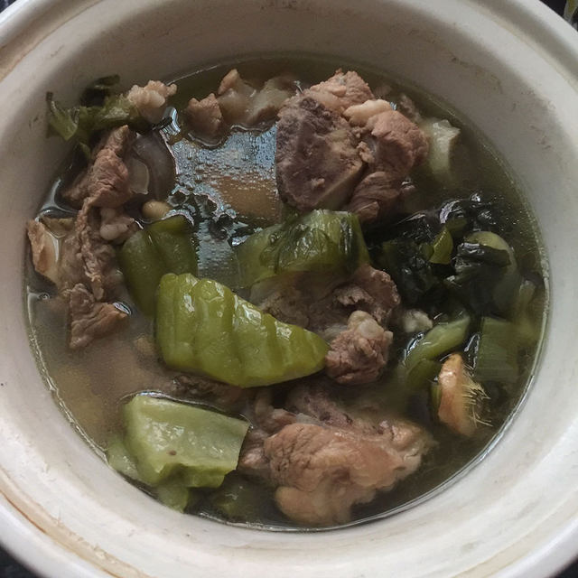 苦瓜酸菜黄豆煲筒骨