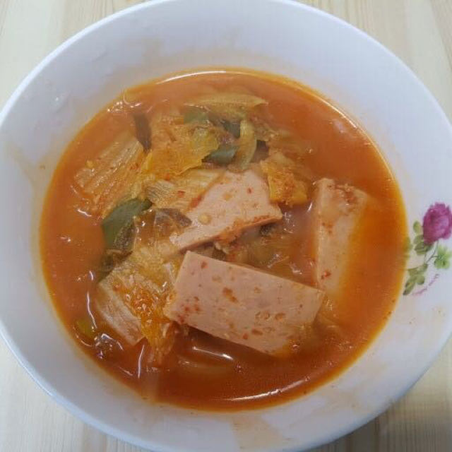韩式火腿泡菜汤