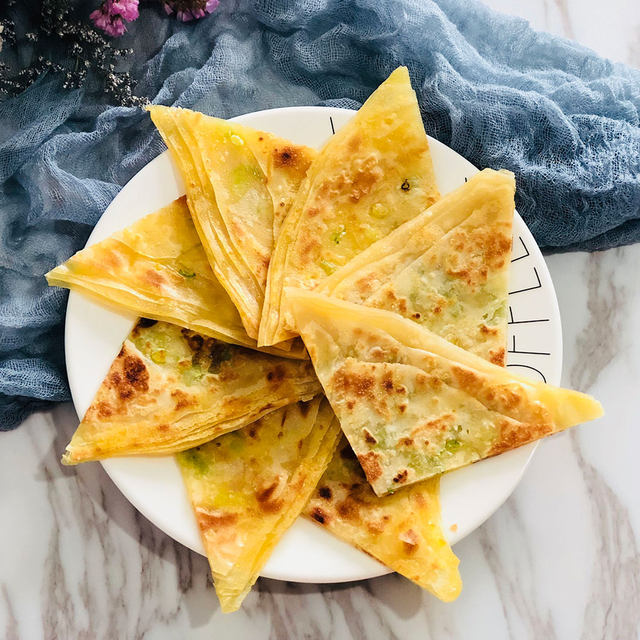 馄饨皮葱油饼