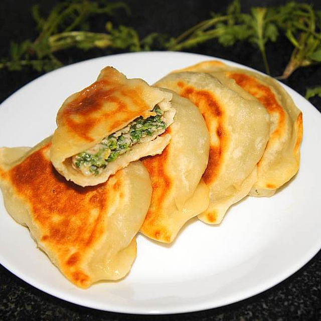 荠菜猪肉馅煎饺