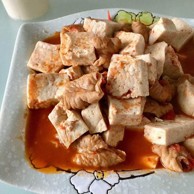 简单的肥肠炖豆腐