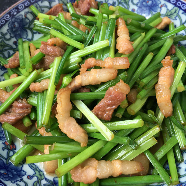 韭菜苔炒花肉