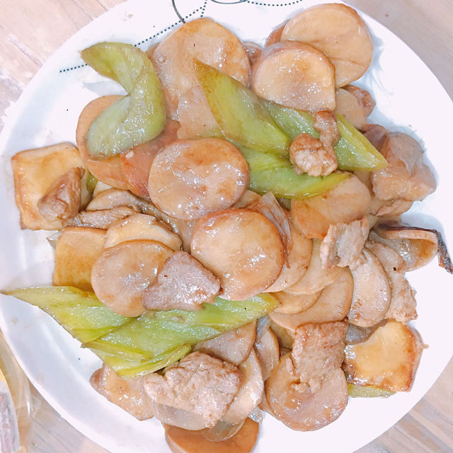 杏鲍菇尖椒炒肉片