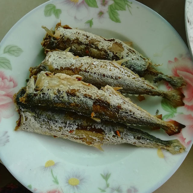 小满日食记之《油煎小燕鱼》