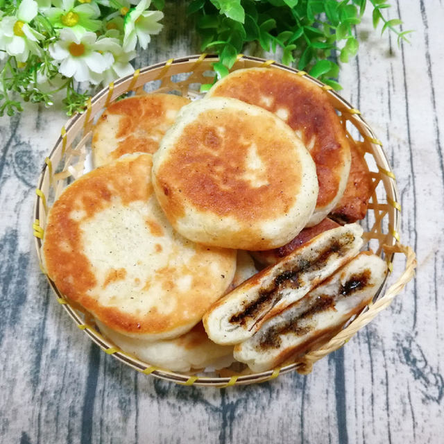 发面红糖黑芝麻花生饼