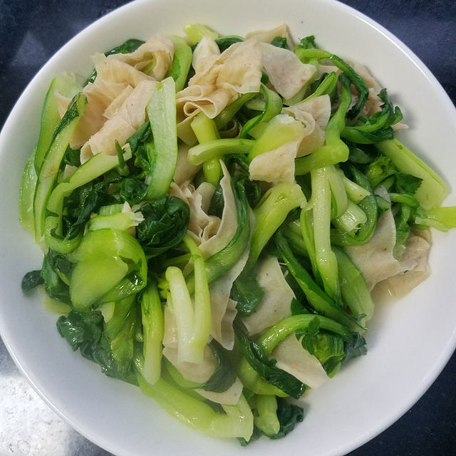 油菜炒豆皮