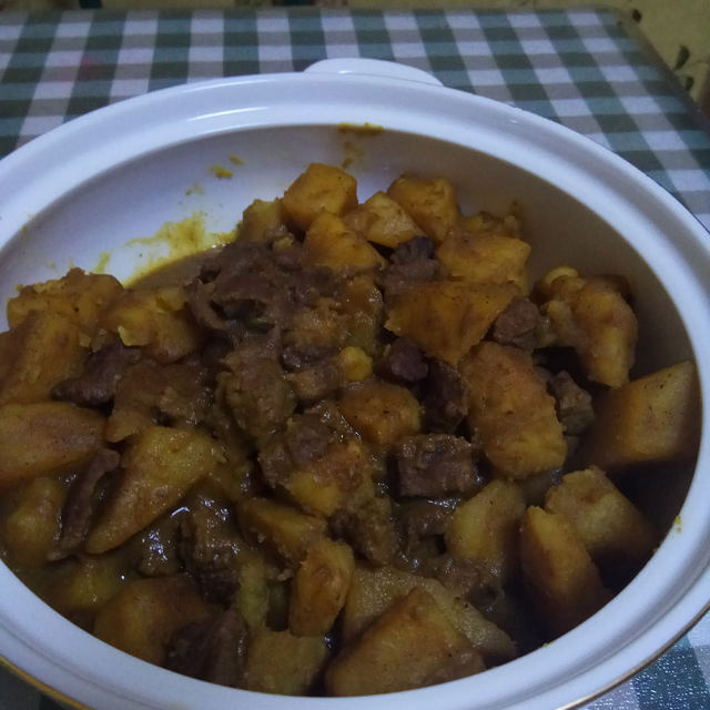 咖喱土豆炖牛肉