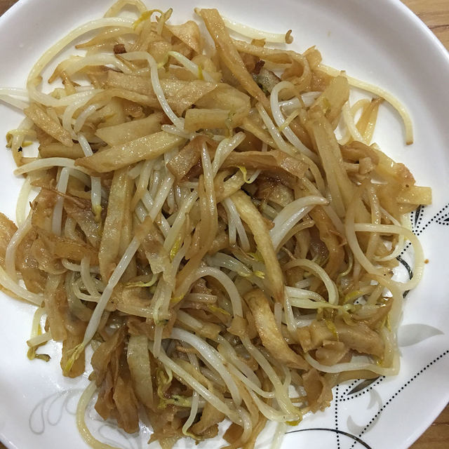 绿豆芽炒饼