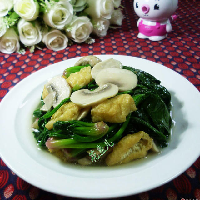 鲜蘑菇油豆腐炒菠菜