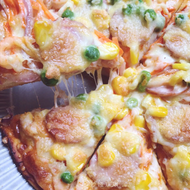 自制披萨--火腿虾蔬菜