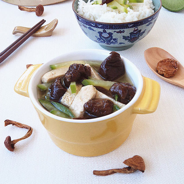 萝卜豆腐蘑菇汤