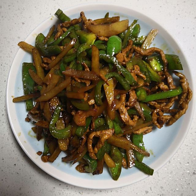 肉丝炒青椒土豆