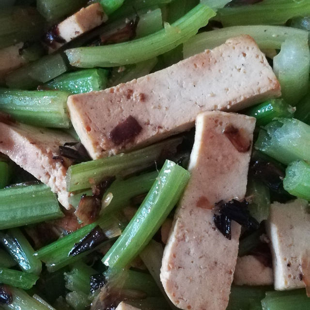 豆腐炒芹菜