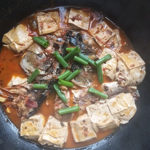 鱼头炖豆腐