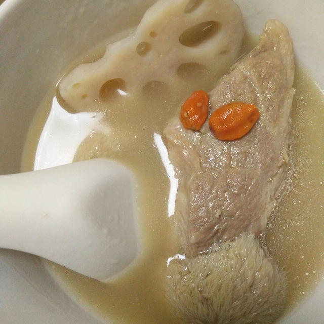 猴菇莲藕排骨汤