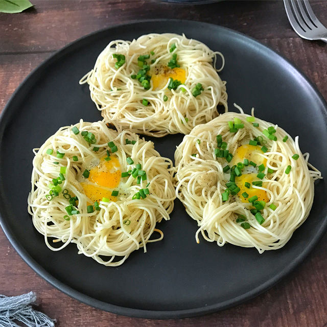 挂面鸟巢蛋饼