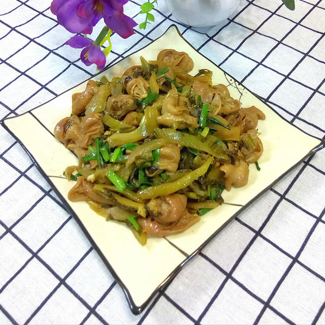 酸菜炒回锅大肠