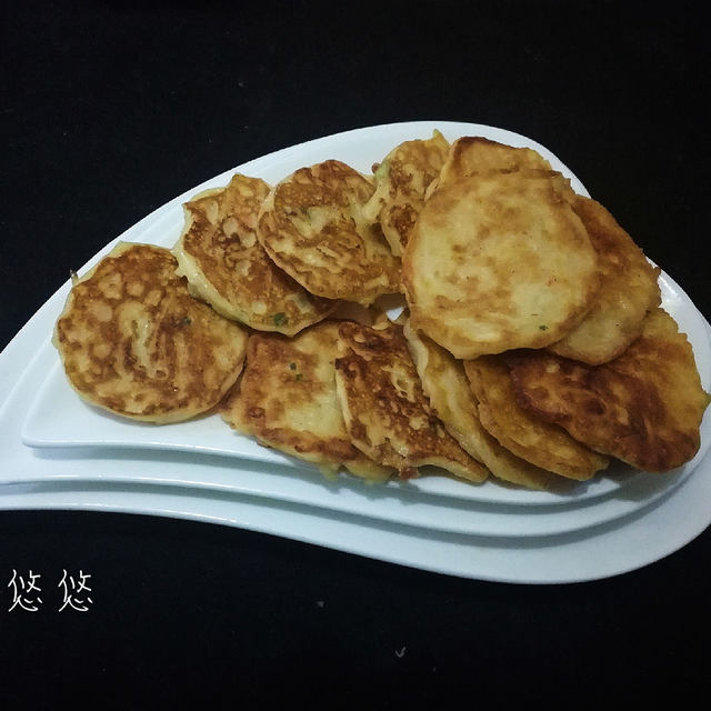 剩面条大变身一一煎饼