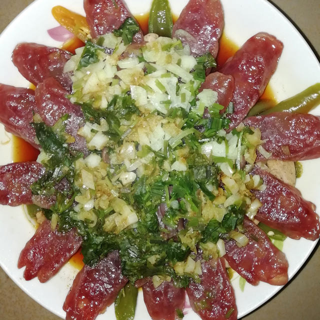 蒜蓉香菜蒸腊肠