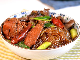 小鸡炖粉条的做法_小鸡炖粉条怎么做_大海微澜的菜谱_美食天下