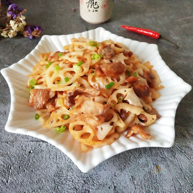 团圆饭-五花肉炒藕片