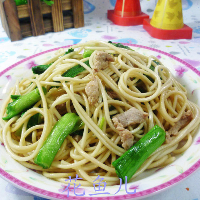 瘦肉丝大蒜炒面