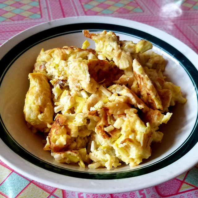 “家乡美食”蒜黄煎蛋