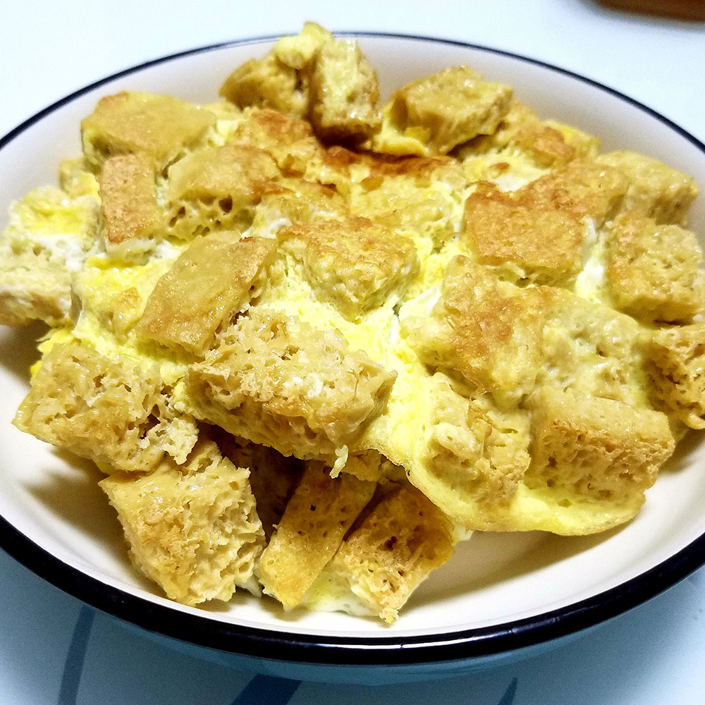 鹌鹑蛋煎冻豆腐的做法