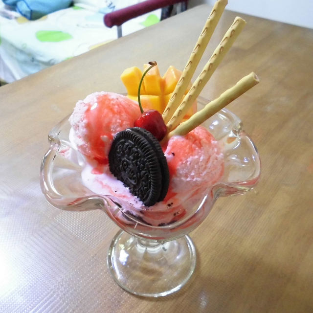 简易版草莓冰淇淋