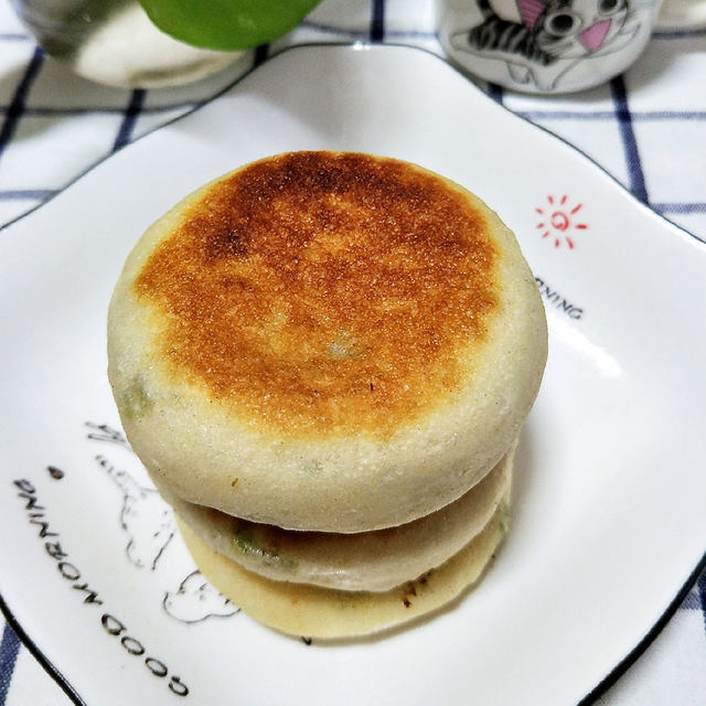 茴香鸡蛋发面馅饼