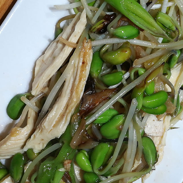 腐竹炒黑豆芽