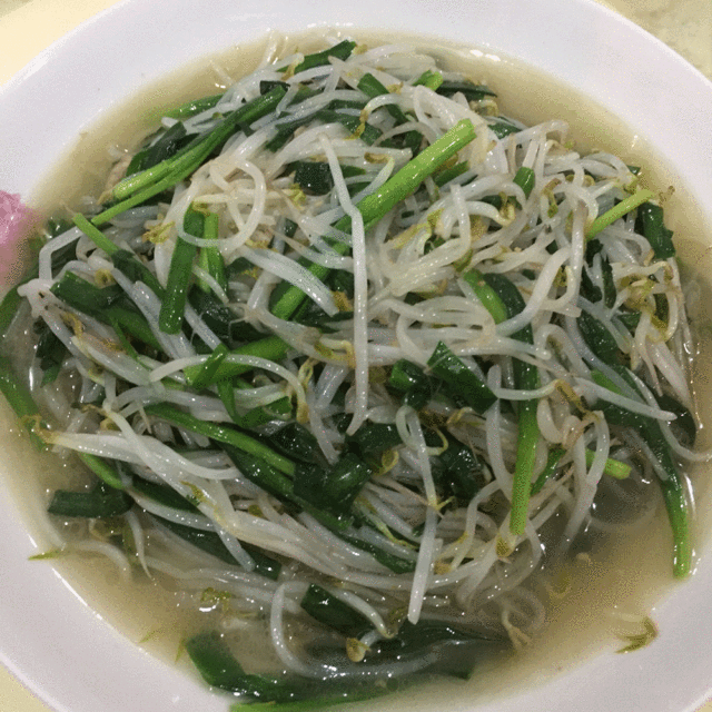 绿豆芽炒韭菜