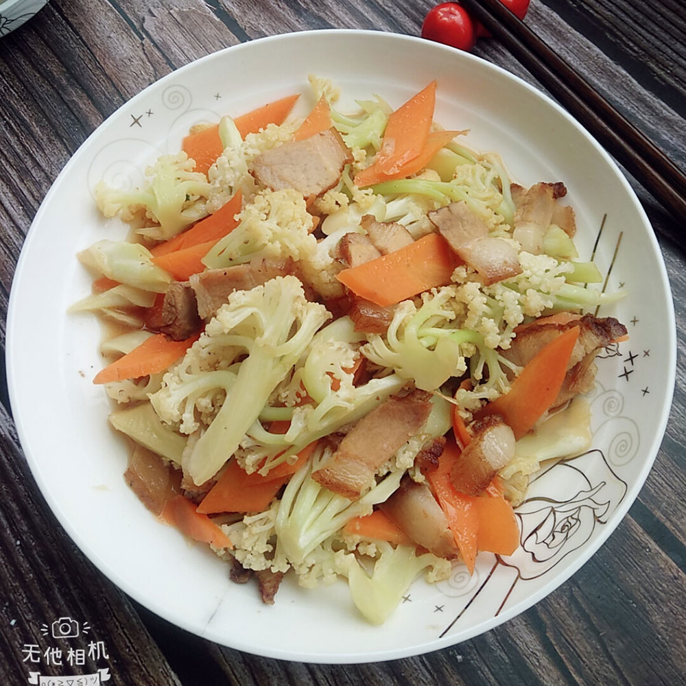 胡萝卜菜花炒肉图片图片