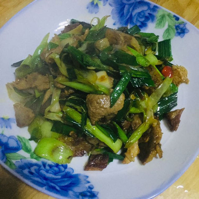 大蒜炒肉