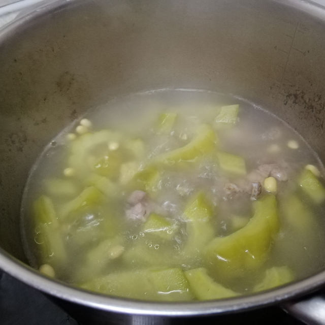 苦瓜排骨黄豆汤