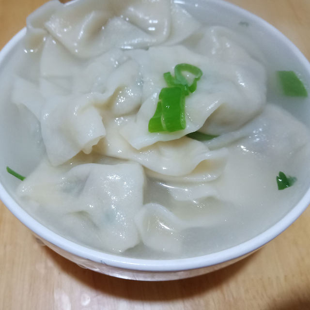 “ 润燥好汤水 ”香菇猪肉馄饨